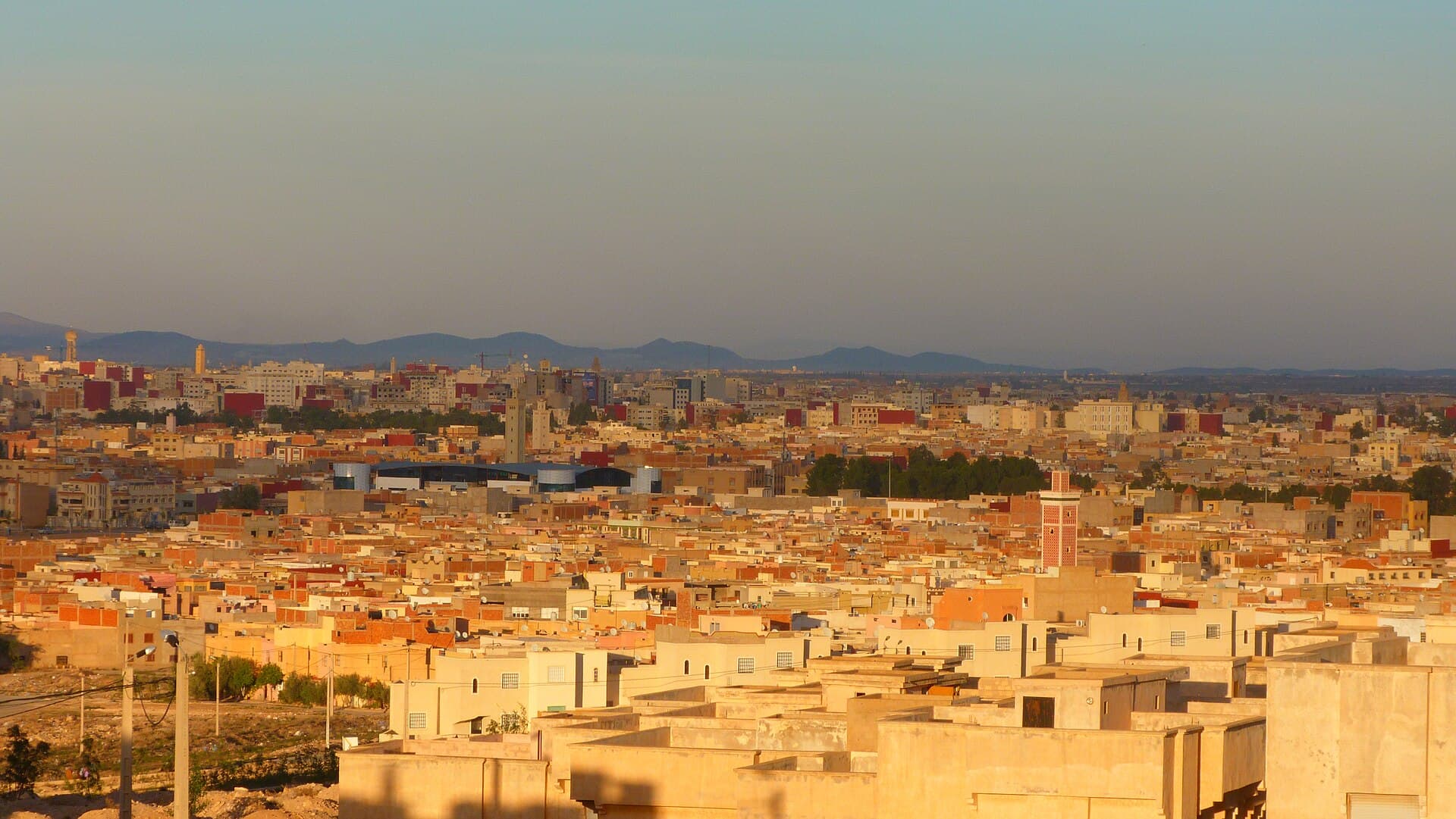 Panorama urbain d'Oujda et de ses quartiers