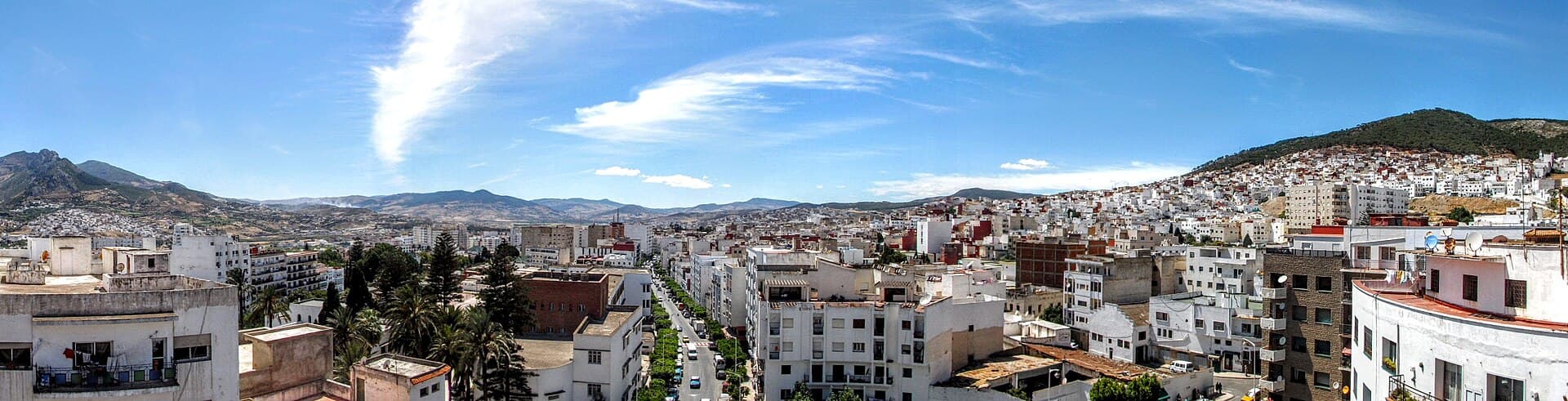 Panorama de Tetouan au pied des montagnes du Rif